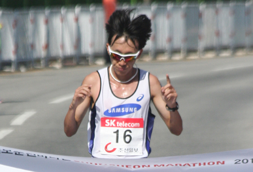 김영진, 춘천국제마라톤 남자 국내부문 우승